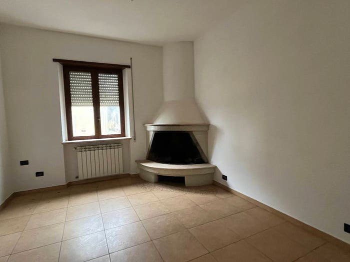 Appartamento quadrilocale in vendita in Via Attilio Verdirosi, Cesano, Roma