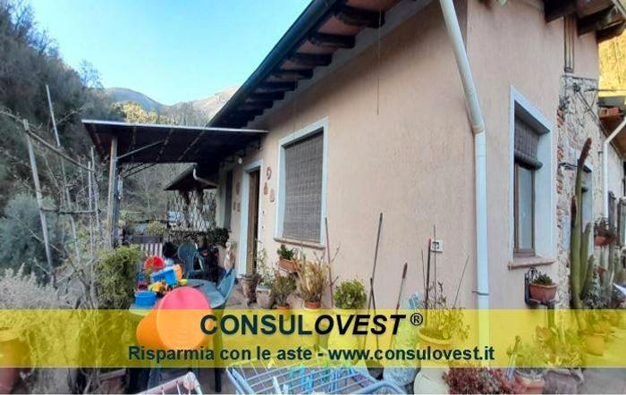 Casa trilocale in vendita in Via di Torrone, Camaiore Paese, Camaiore