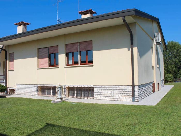 Casa con 6 locali in vendita in Via Burrida, Centro, Porcia