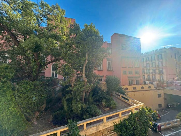Appartamento con 5 locali in vendita in Via San Pasquale, Chiaia, Napoli