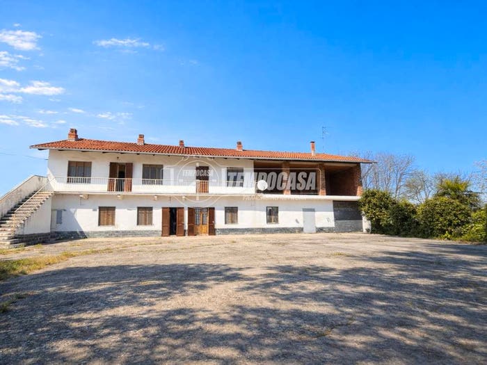 Casa con 6 locali in vendita in Via Moncrivello, Cigliano
