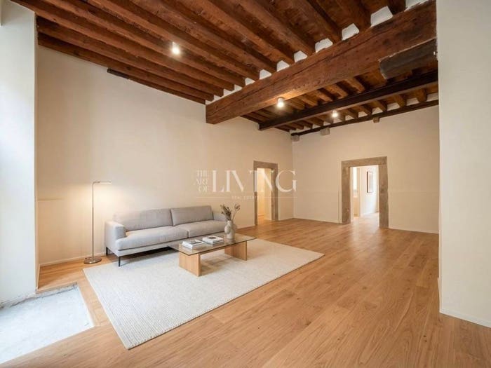 Appartamento con 6 locali in vendita in Via Guinigi, Piazza Anfiteatro Torre Guinigi, Lucca