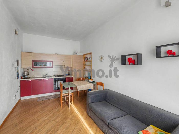 Appartamento bilocale in vendita in Via IV Novembre, Centro, Gavirate