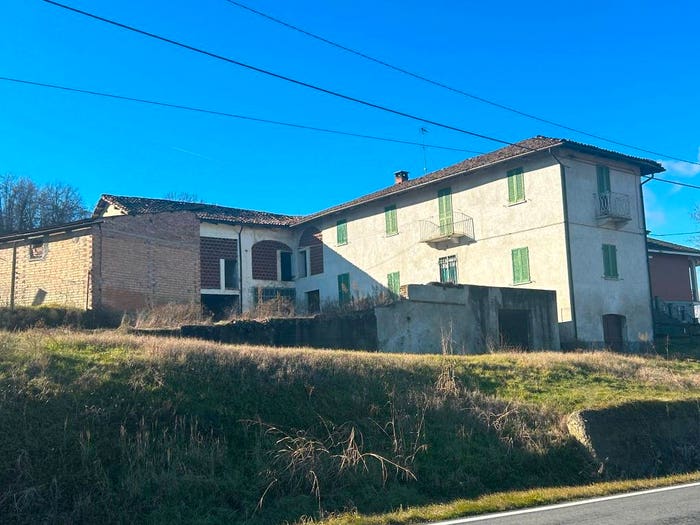 Casa con 5 locali in vendita in Via Valle Tanaro, Castagnole delle Lanze