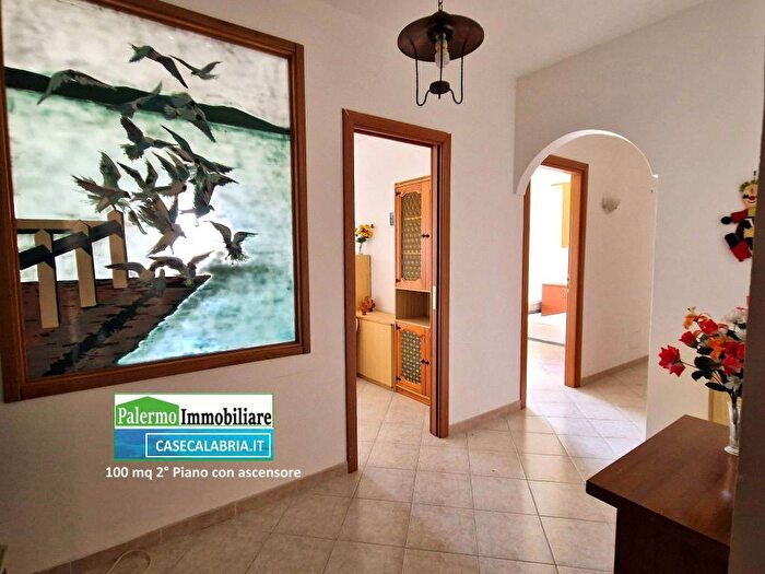 Appartamento quadrilocale in vendita in Via dei Biancospini, Centro, Paola