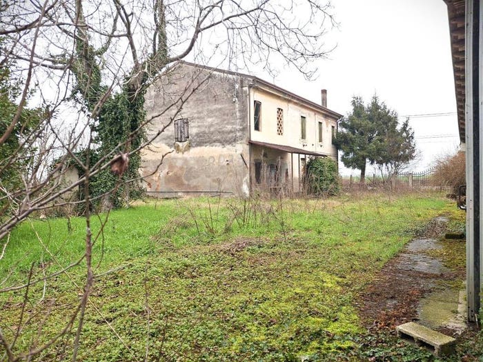 Casa con 6 locali in vendita in Via Bionde, Bionde, Salizzole
