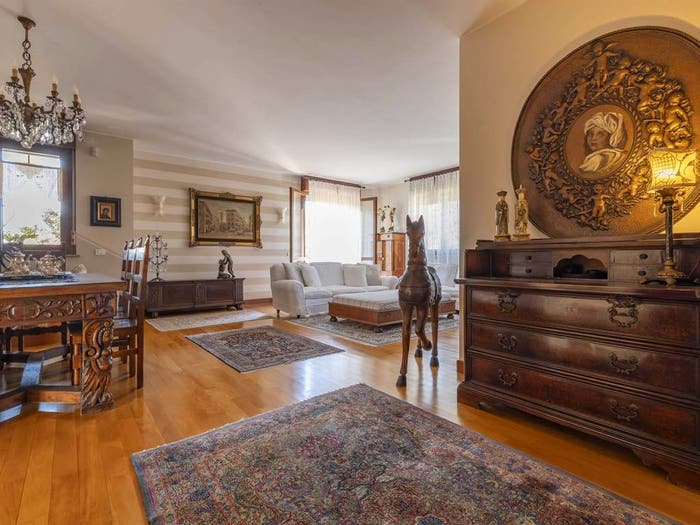 Casa quadrilocale in vendita in Via de amicis, Flora, Legnano