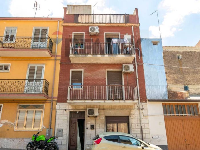 Casa con 6 locali in vendita in via vittorio veneto, Grammichele