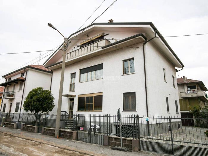 Appartamento bilocale in vendita in Via Carlo Pisacane, Centro, Limbiate