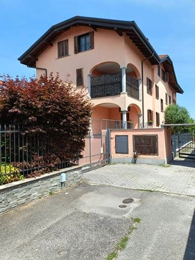 Appartamento trilocale in vendita in Buscate