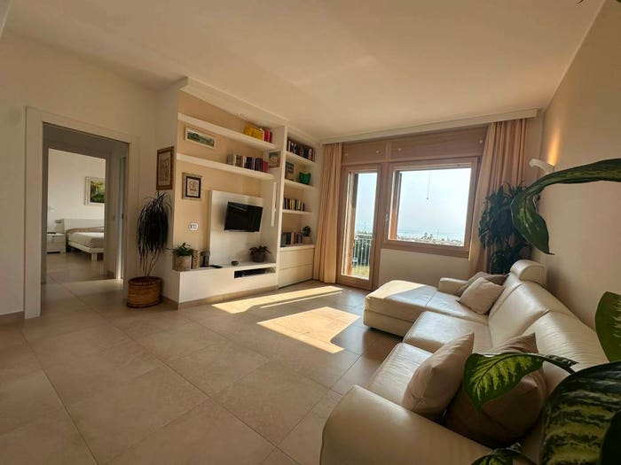 Appartamento quadrilocale in vendita in Viale Cristoforo Colombo, Sottomarina, Chioggia