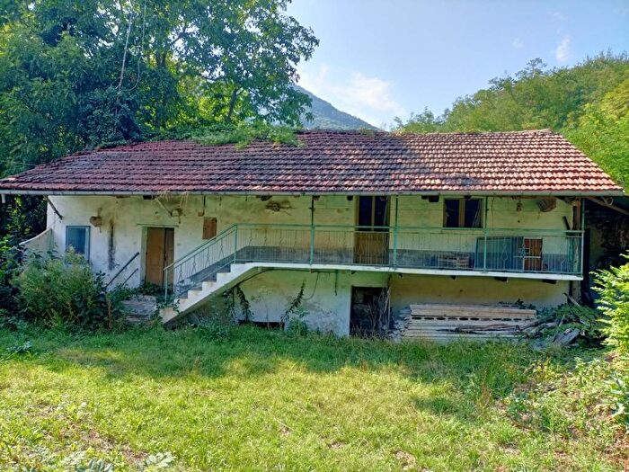 Casa con 6 locali in vendita in Località Roata Vercellone, Montemale di Cuneo