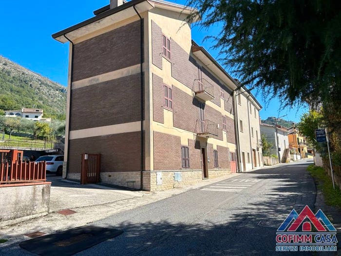 Casa con 6 locali in vendita in Via Piscina, Centro, Posta Fibreno