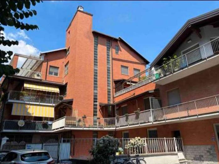 Appartamento trilocale in vendita in Via San Carlo, Centro, Garbagnate Milanese