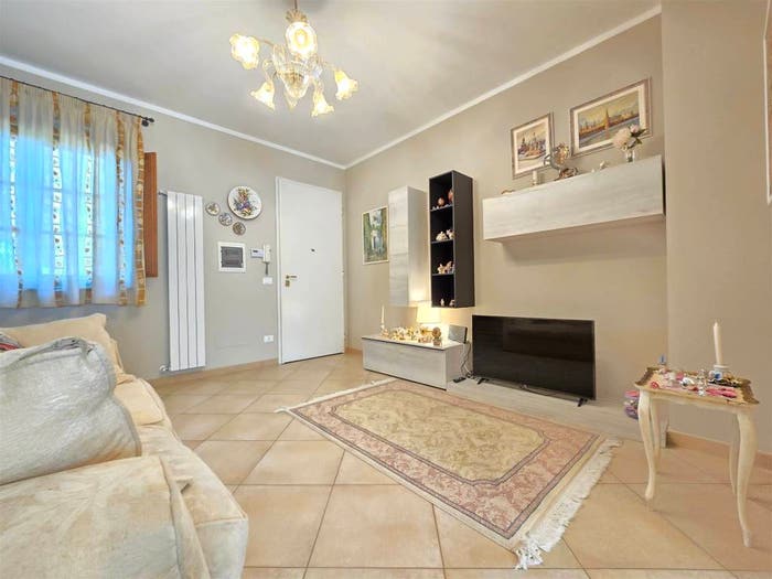 Casa con 6 locali in vendita in Camaiore Paese, Camaiore