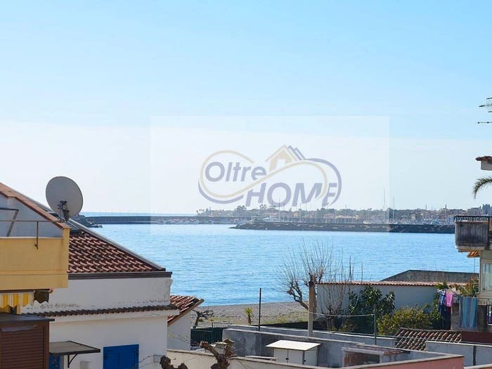 Appartamento con 5 locali in vendita in Via Spiaggia, Sant'Anna, Mascali