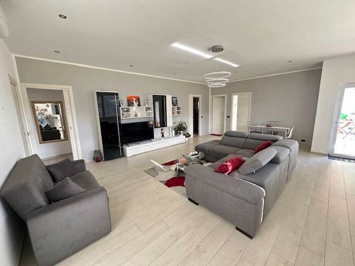 Casa con 5 locali in vendita in Via G Avanzini, Brenta