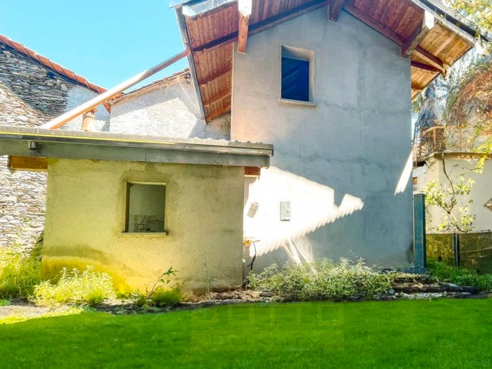 Casa trilocale in vendita in Via Volta, Brovello, BrovelloCarpugnino