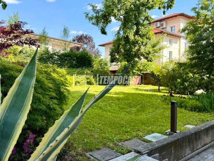 Casa con 5 locali in vendita in Vicolo Strecciolo, Centro, Merate