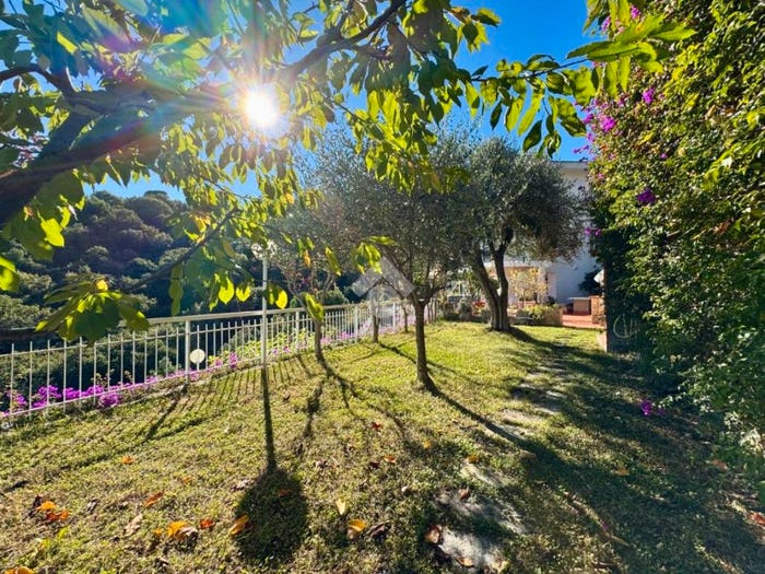 Casa con 6 locali in vendita in Regione Torbora, Torbora, Noli
