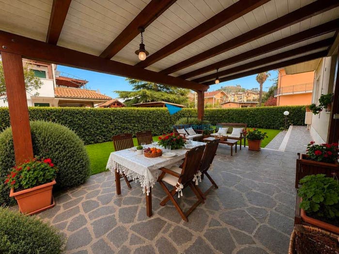 Casa con 6 locali in vendita in Via Vestina, Villa Carmine, Montesilvano