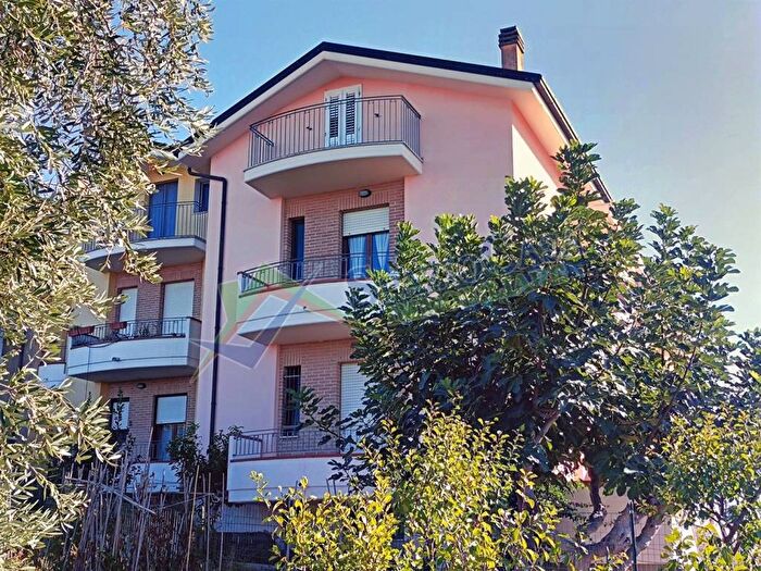 Casa quadrilocale in vendita in Via Fonte Alessio, Montone, Mosciano Sant'Angelo