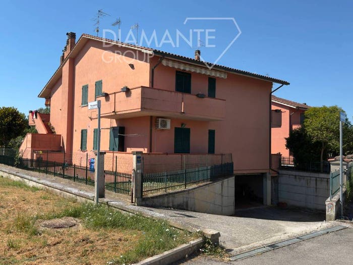 Appartamento con 5 locali in vendita in Contrada Mulino, Castiglione del Lago