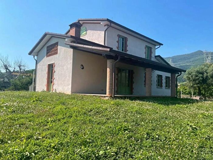Casa con 6 locali in vendita in Via Romana, Pietrasanta