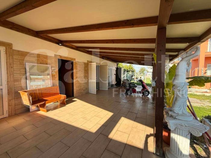 Casa con 6 locali in vendita in VIA DELLA CROCE ROSSA, Falasche Armellino, Anzio