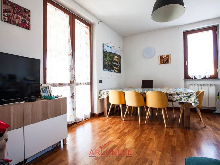 Appartamento trilocale in vendita in Via Parabiago, Casorezzo