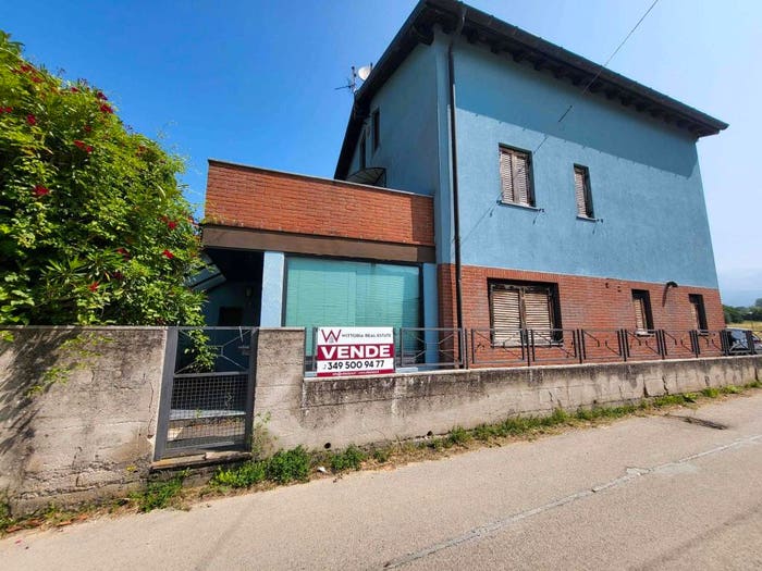 Casa con 6 locali in vendita in Via Saccocci, Centro, Villa Latina