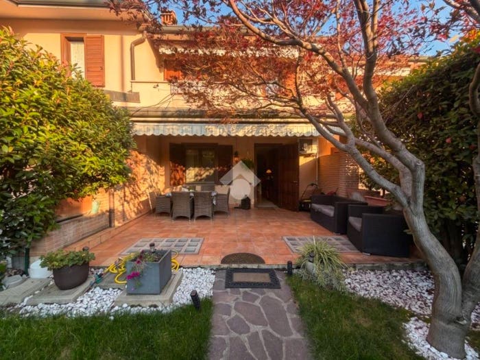 Casa quadrilocale in vendita in Via G Marconi, Trezzo sull'Adda