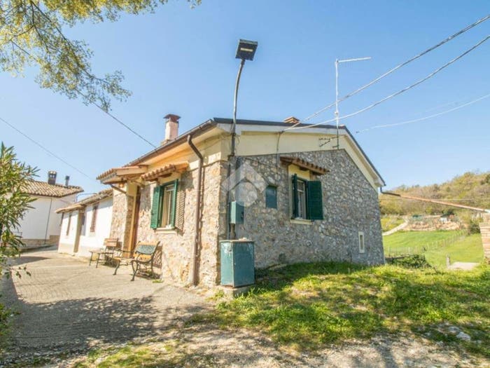 Casa bilocale in vendita in Via del Colle della Fonte, Colle Della Fonte, Cottanello