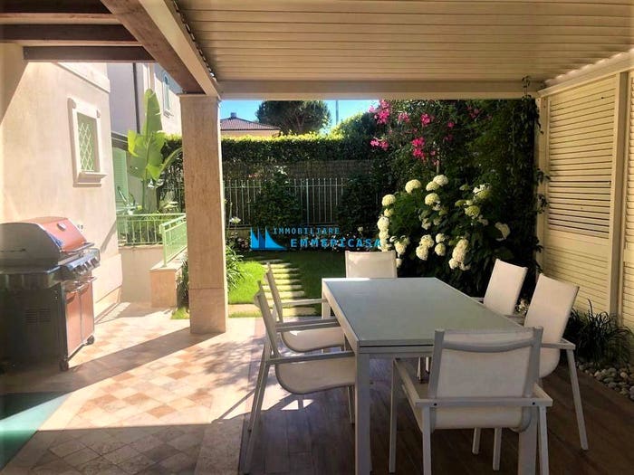 Casa con 5 locali in vendita in Via A Gramsci, Cinquale, Montignoso