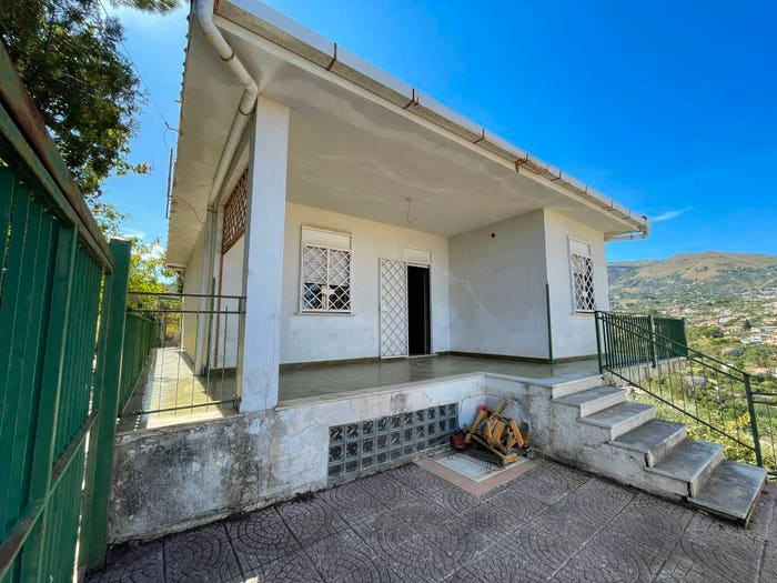 Casa quadrilocale in vendita in Via Ponte Parco, Piano Maglio Blandino, Altofonte
