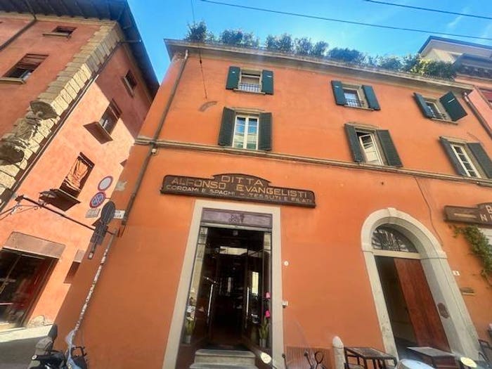 Appartamento con 6 locali in vendita in Piazza Galileo Galilei, Centro Storico, Bologna