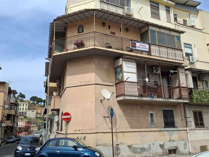 Appartamento bilocale in vendita in Via San Bernardo, Giostra, Messina