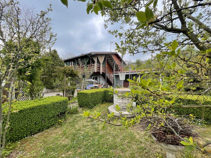 Casa quadrilocale in vendita in Calamandrana