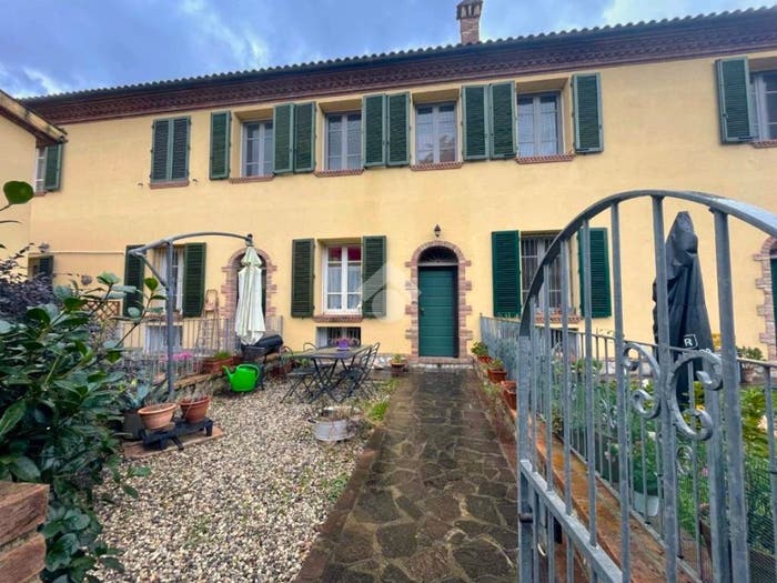 Casa con 6 locali in vendita in Via di Badia, Collesalvetti