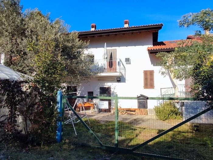 Casa quadrilocale in vendita in Via Ruffinengo, Envie