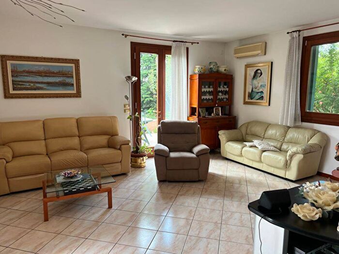Casa con 6 locali in vendita in Via Terraglio, Cipressina, Venezia