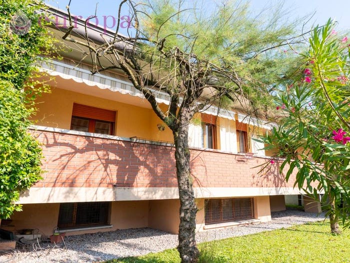 Casa con 6 locali in vendita in via rossini, Centro, Casarsa della Delizia