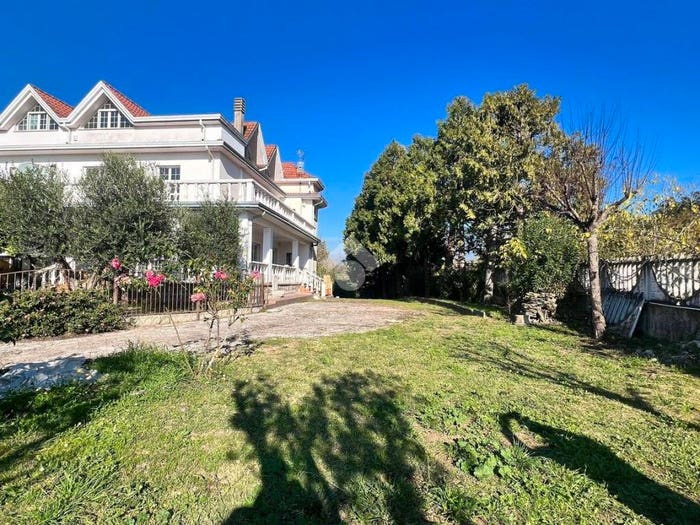 Casa con 6 locali in vendita in Via Colle Romano, Cassino