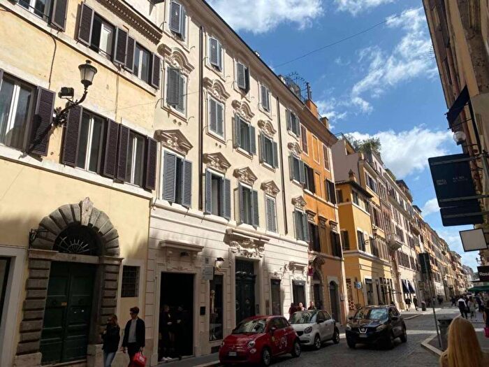 Appartamento trilocale in vendita in Via Margutta, Piazza del Popolo, Roma