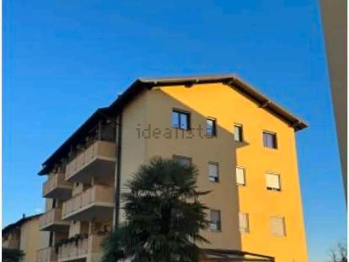 Appartamento trilocale in vendita in Via Mora E Gibin, Centro, Borgomanero