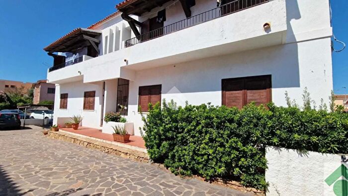 Appartamento trilocale in vendita in Via Molara, Loiri Porto San Paolo