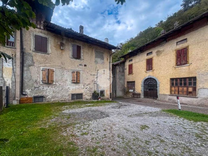Casa con 6 locali in vendita in Via Peluca, Bezzecca, Ledro
