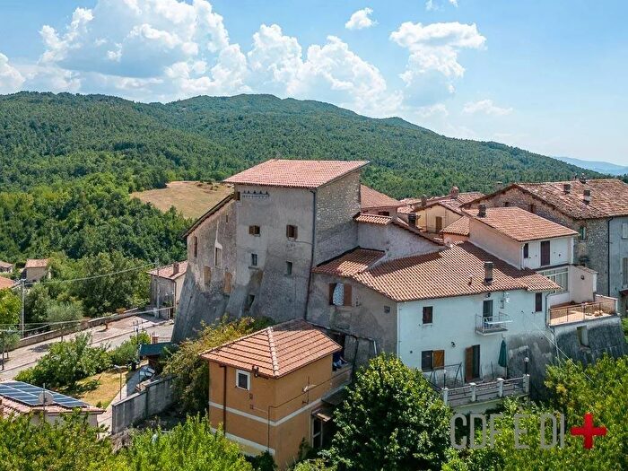 Appartamento quadrilocale in vendita in Via della Chiesa, Longone Sabino