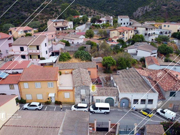 Appartamento con 6 locali in vendita in Via Vittorio Emanuele, Centro, Domus de Maria