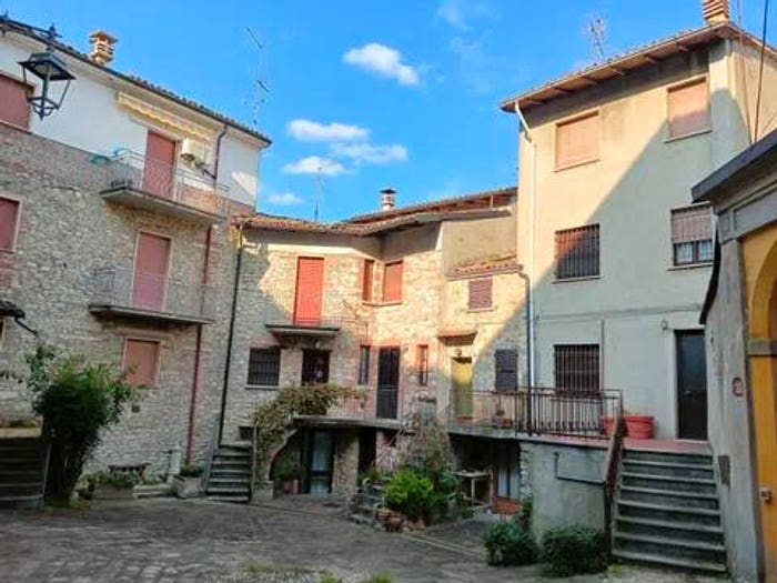 Casa con 6 locali in vendita in Via Giordani, Nibbiano, Alta Val Tidone